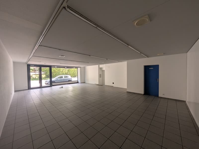 Ladenlokal / Showroom / Büro mit Schaufenster an der Hauptstrasse Zunzgen  flexibel nutzbar (11)