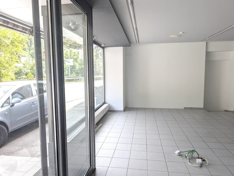 Ladenlokal / Showroom / Büro mit Schaufenster an der Hauptstrasse Zunzgen  flexibel nutzbar (4)