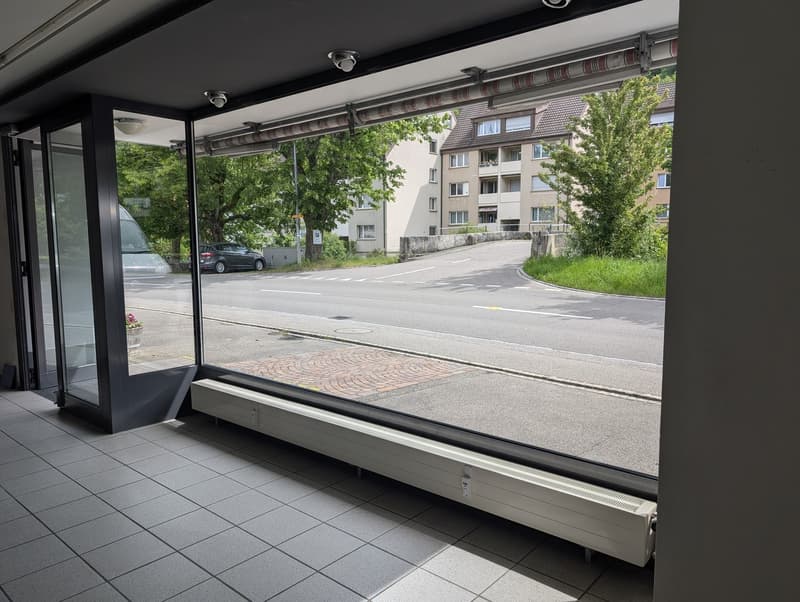 Ladenlokal / Showroom / Büro mit Schaufenster an der Hauptstrasse Zunzgen  flexibel nutzbar (9)