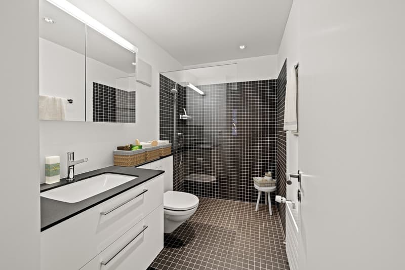 Badezimmer mit Dusche/WC