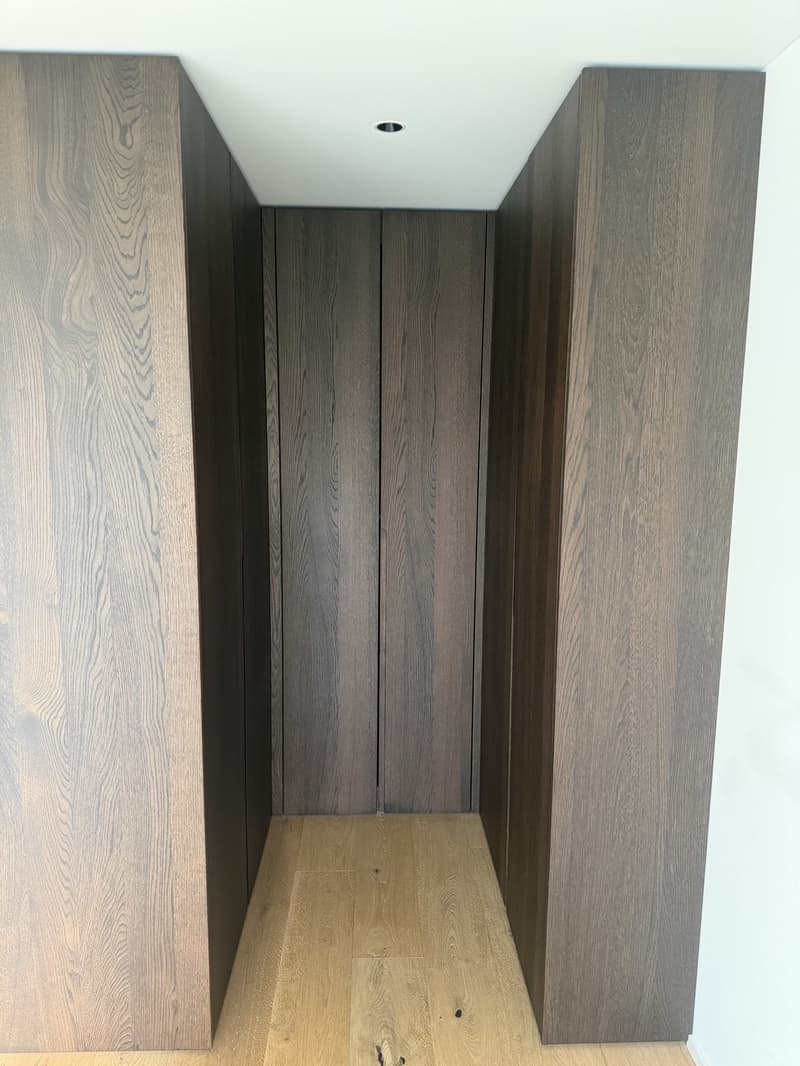 Begehbarer Kleiderschrank