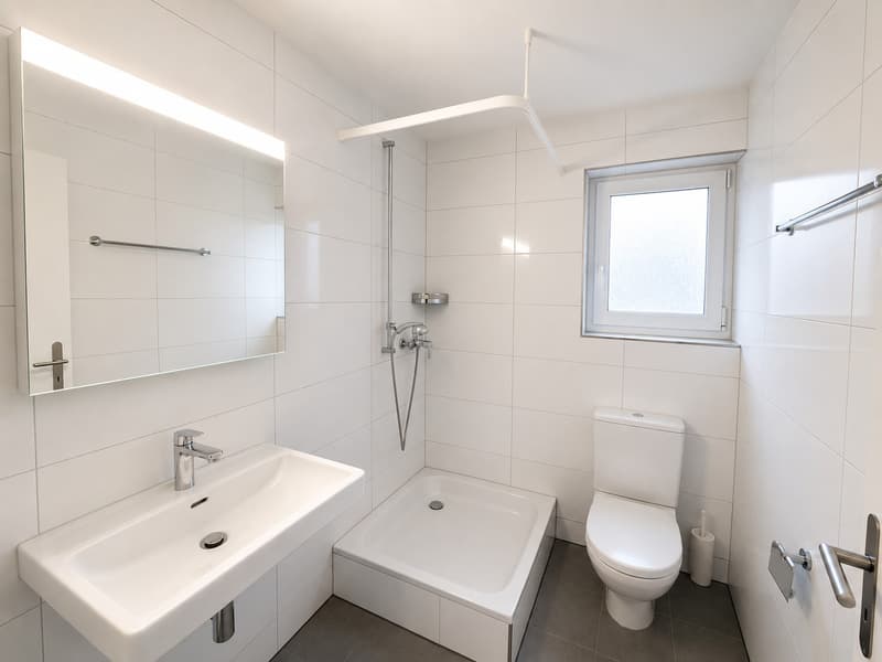 Helle und moderne 3-Zimmer-Wohnung mit Balkon in ruhiger Lage (2)