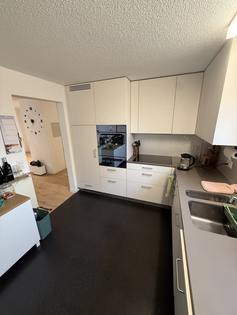 Möblierte 4.5 Zimmer Wohnung befristet zu vermieten (4)