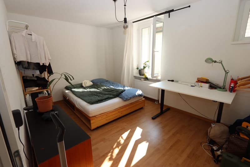 HÜBSCHE 2 ZIMMERWOHNUNG MIT SITZPLATZ ZU VERMIETEN (2)
