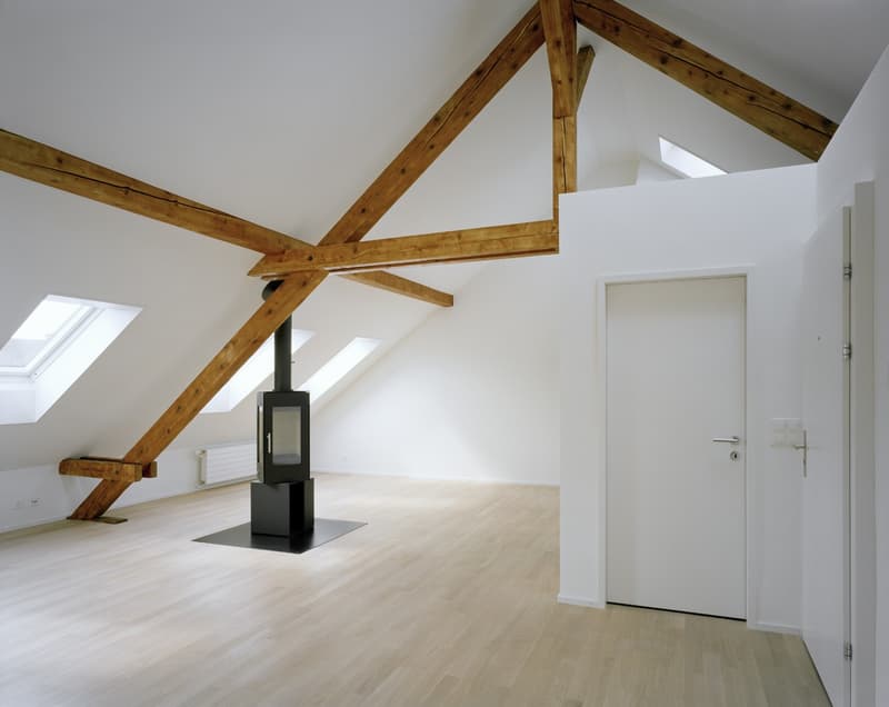 Nachmieter gesucht: 95 m² Attikawohnung im 6. OG mit Weitblick, Cheminée & Klimaanlage Zürich-Wiedikon (1)