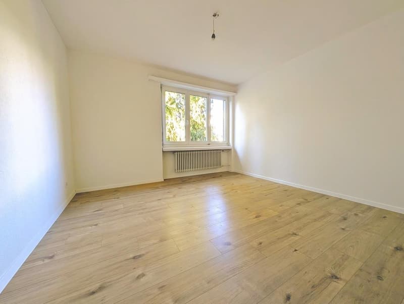 Lease takeover: bright 3.5-room apartment with winter-garden balcony, Opfikon (3)