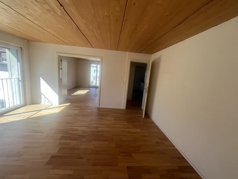 Zwei Zimmer mit Verbindungstüre