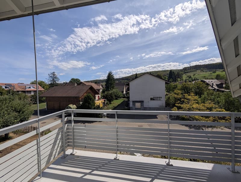 4.5-Zimmer-Maisonettewohnung mit Galerie und Balkon in Ziefen (4)