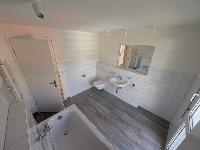 4.5-Zimmer-Maisonettewohnung mit Galerie und Balkon in Ziefen (9)