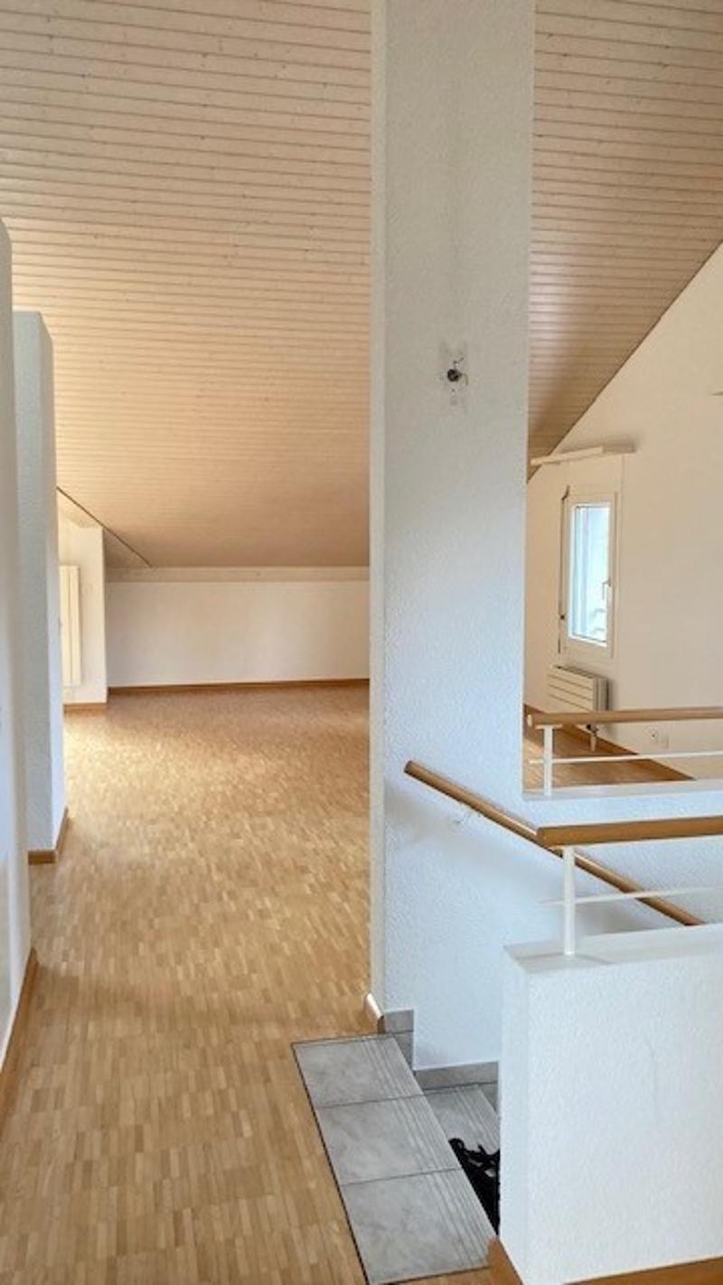 Schöne ruhige 3 1/2 Zimmer-Maisonettewohnung im 1.OG & 2.OG mit 95m2 zu vermieten (1)