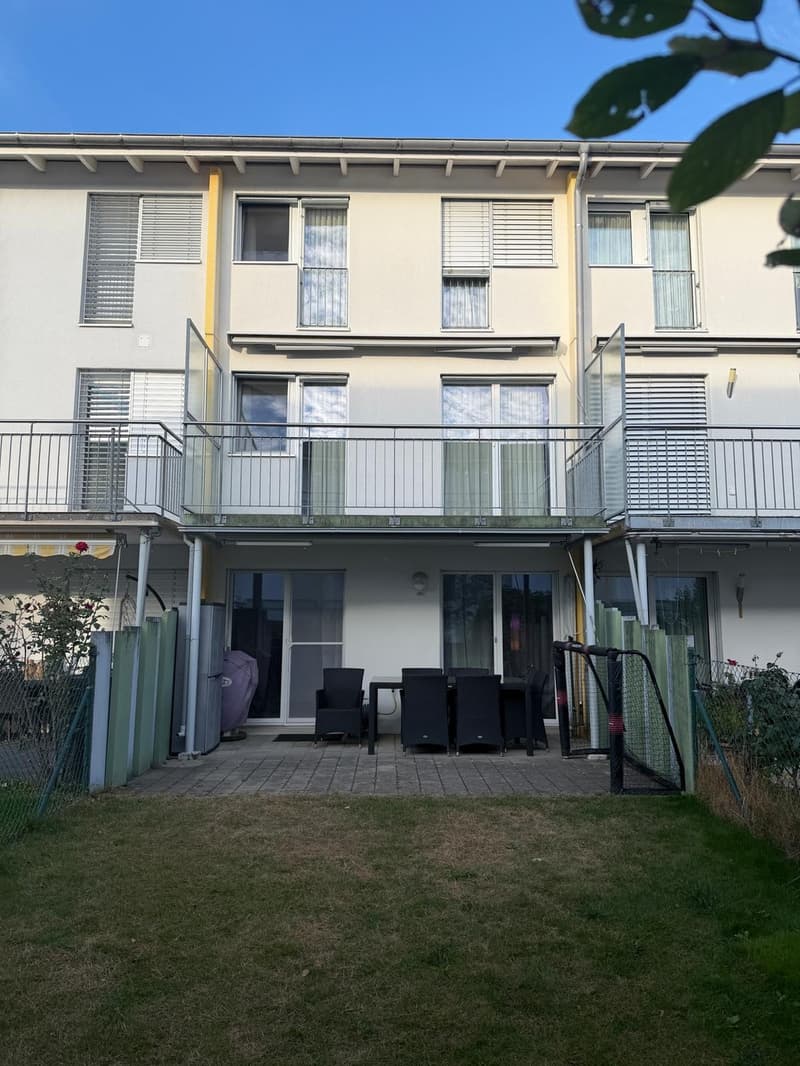 Familienfreundliches 5.5-Zimmer-Reihenhaus mit Garten und Doppelparkplatz (2)