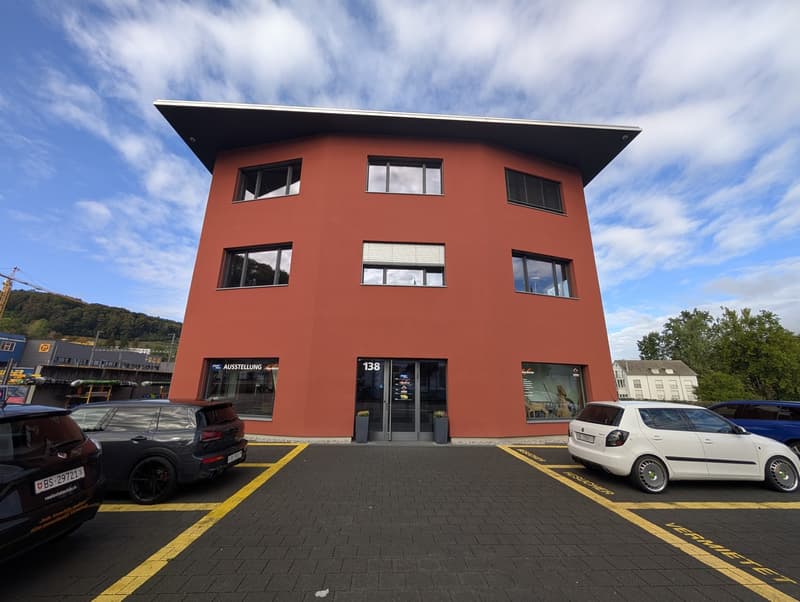 Gewerbehalle mit Kran, Lager und Büro in Lausen (3)