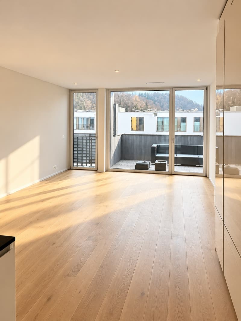 Helle 3.5-Zimmer-Dachwohnung mit Balkon, Weitsicht & Bahnhof direkt vor der Haustüre (3)