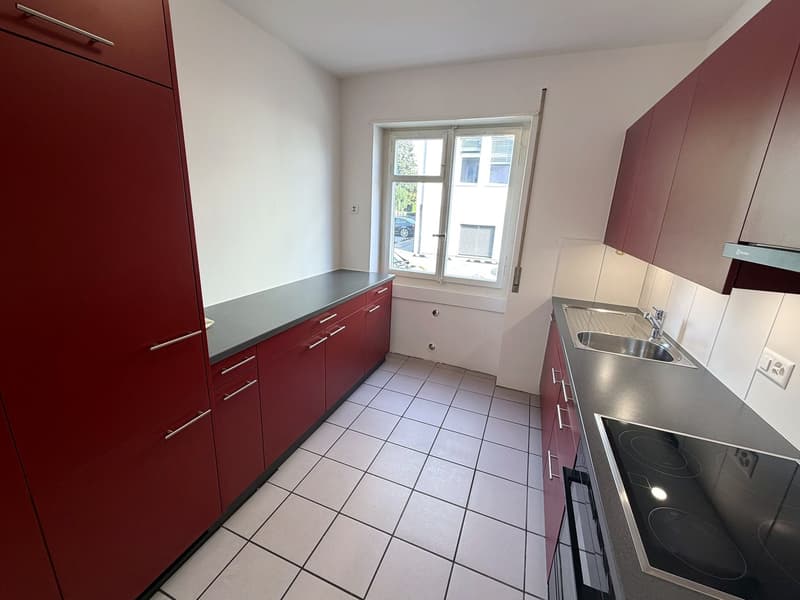 Frisch renovierte 4½-Zimmer-Wohnung mit Garten und Wintergarten  hohe, helle Räume (9)