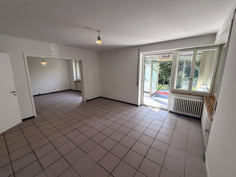 Frisch renovierte 4½-Zimmer-Wohnung mit Garten und Wintergarten  hohe, helle Räume (2)