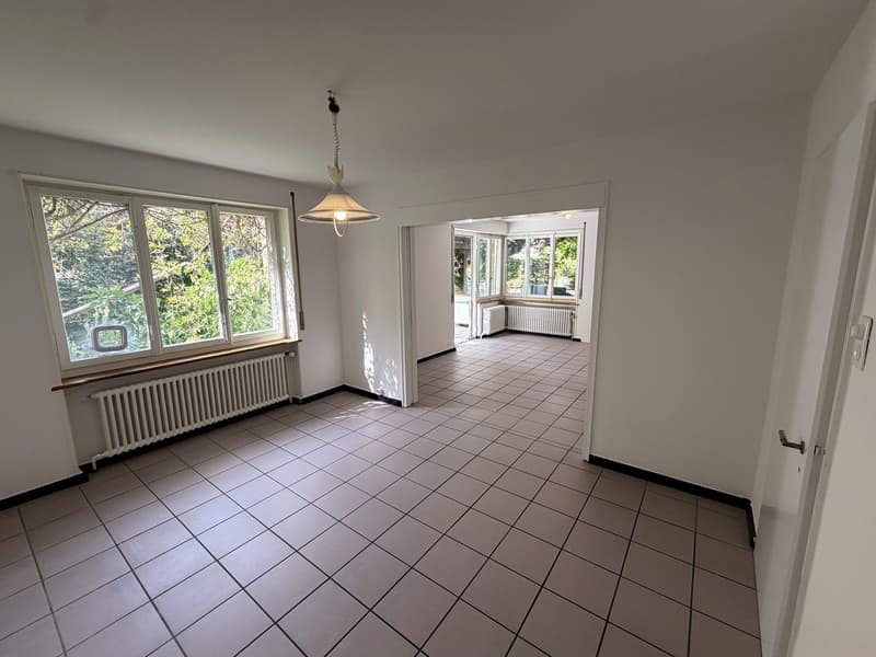 Frisch renovierte 4½-Zimmer-Wohnung mit Garten und Wintergarten  hohe, helle Räume (6)