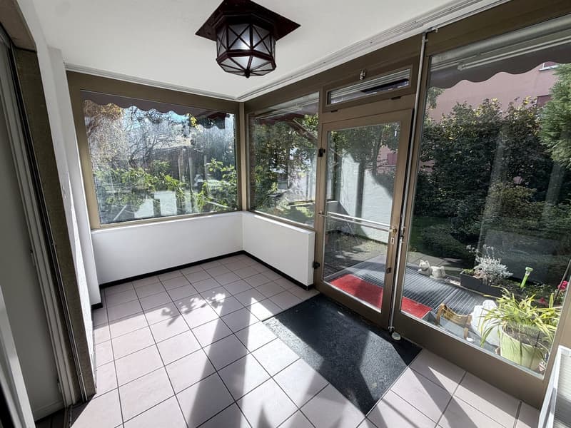 Frisch renovierte 4½-Zimmer-Wohnung mit Garten und Wintergarten  hohe, helle Räume (4)