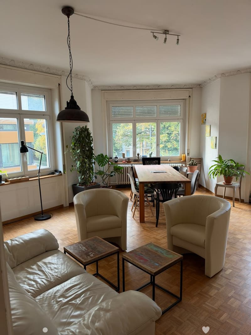 Charmante 4.5-Zimmer-Wohnung in Biel Zentrum (1)