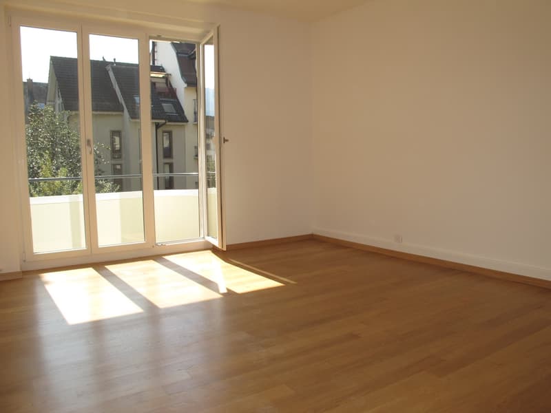 EXKLUSIVE 2-ZI-WOHNUNG IN ZÜRICH WIEDIKON (2)