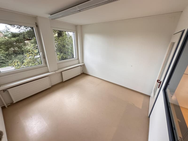 Büro-/Gewerberäume unterschiedlicher Grösse an guter Lage in Zumikon (1)