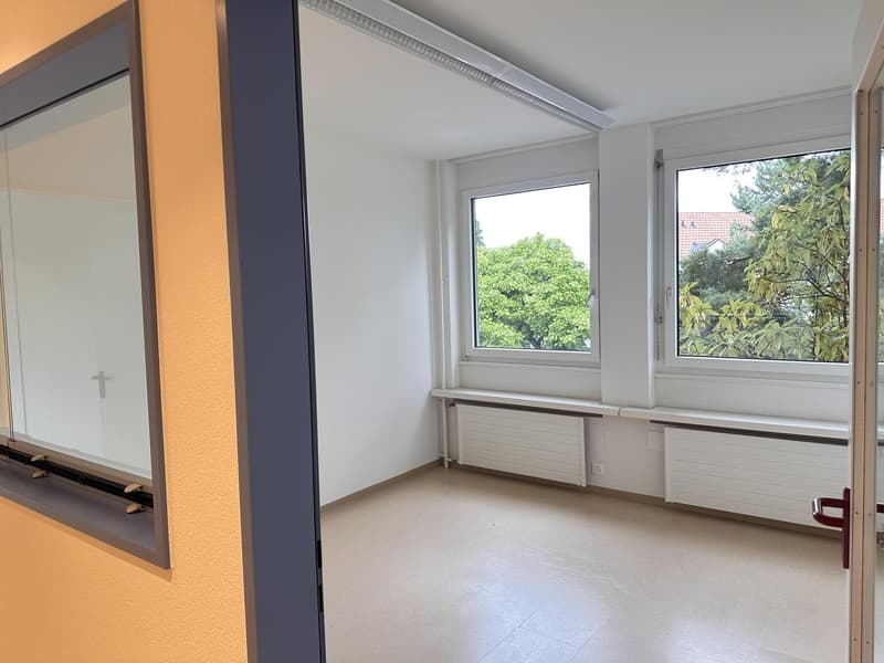 Büro-/Gewerberäume unterschiedlicher Grösse an guter Lage in Zumikon (4)
