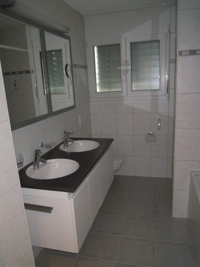 Schöne helle Wohnung in Aarberg (5)