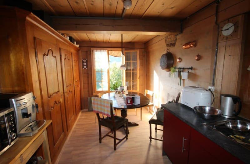 Residential & Commercial Building with Construction Plot 4 Apartments / Commercial Spaces (9)