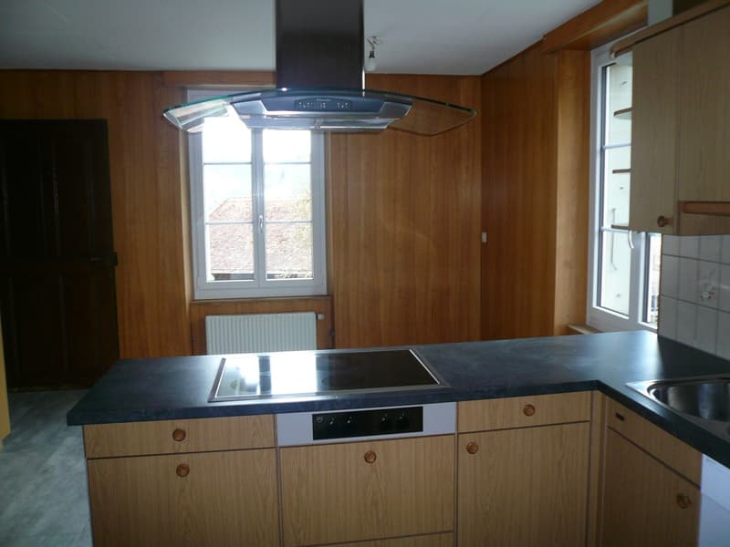 Schöne 7.5 Zimmer Maisonettewohnung zu vermieten (4)