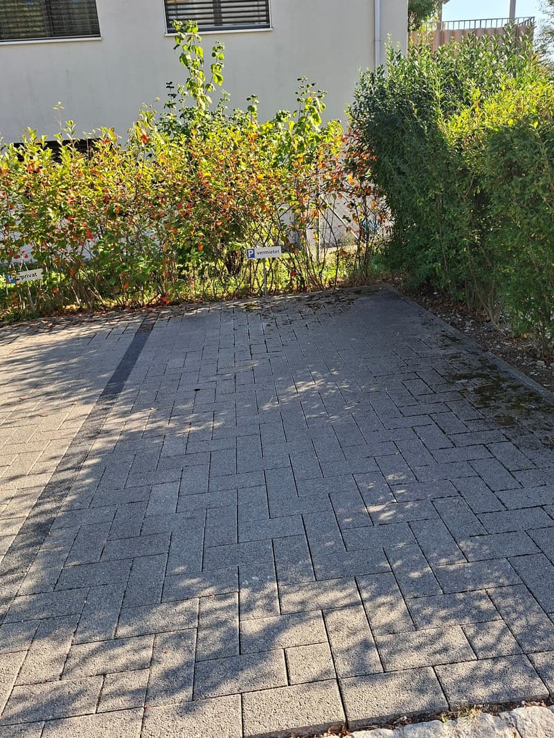 Parkplatz in Zuchwil zu vermieten (1)