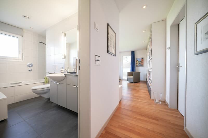 Proche de la ville et calme - charmant appartement 3 1/2 pièces (8)