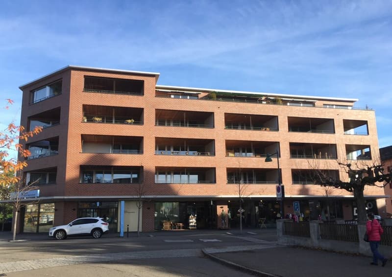 Attractive commercial space in a pedestrian location in the center of Uster (1)