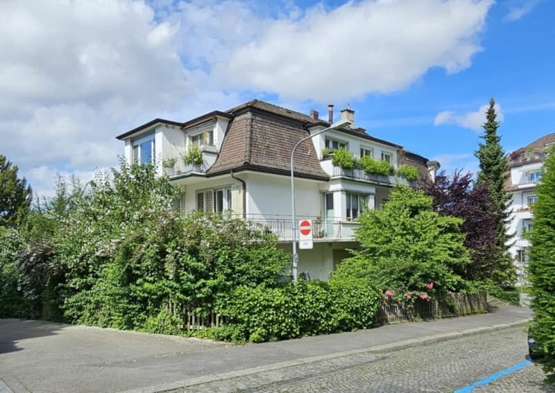 Exklusives Wohnen am Zürichberg - stilvolle 5.5-Zimmerwohnun (1)