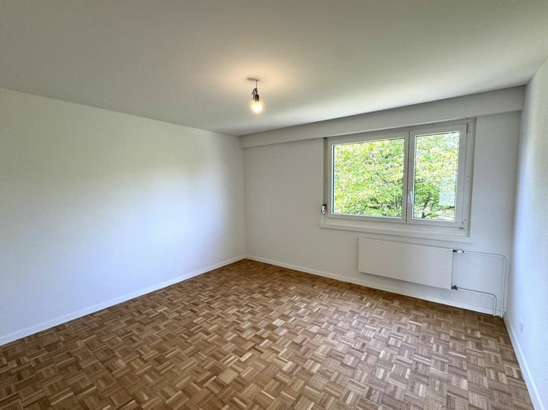 Appartement de 4 pièces rénové avec balcon sud et parking souterrain à Greifensee (5)
