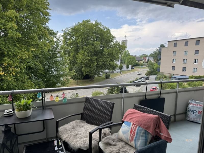 Attraktive 3-Zimmer Wohnung an zentraler Lage in Pfäffikon (8)