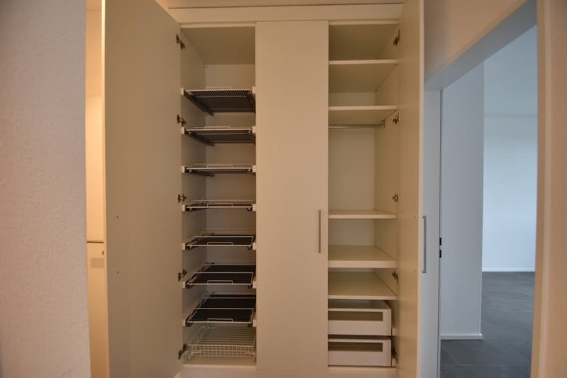Einbauschrank bei Eingang