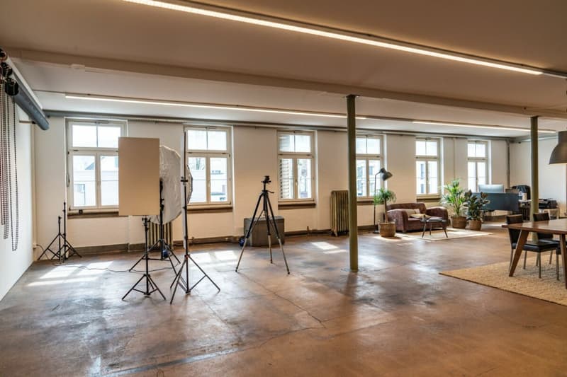 Espace commercial 163 m² avec ascenseur de marchandises (1)
