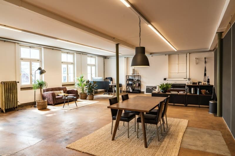 Espace commercial 163 m² avec ascenseur de marchandises (4)