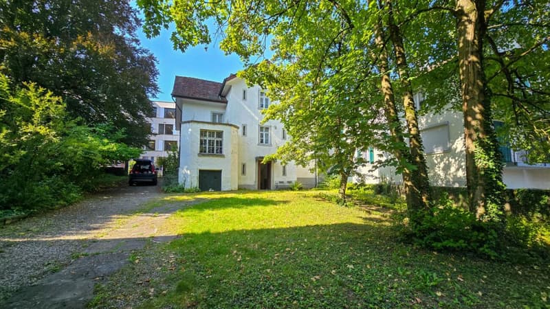 Historic estate ensemble with unique character (2)