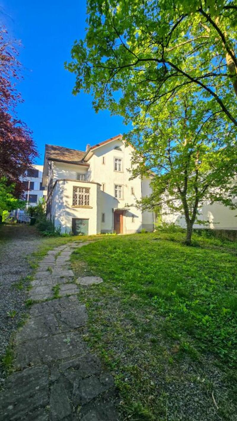 Historic estate ensemble with unique character (13)