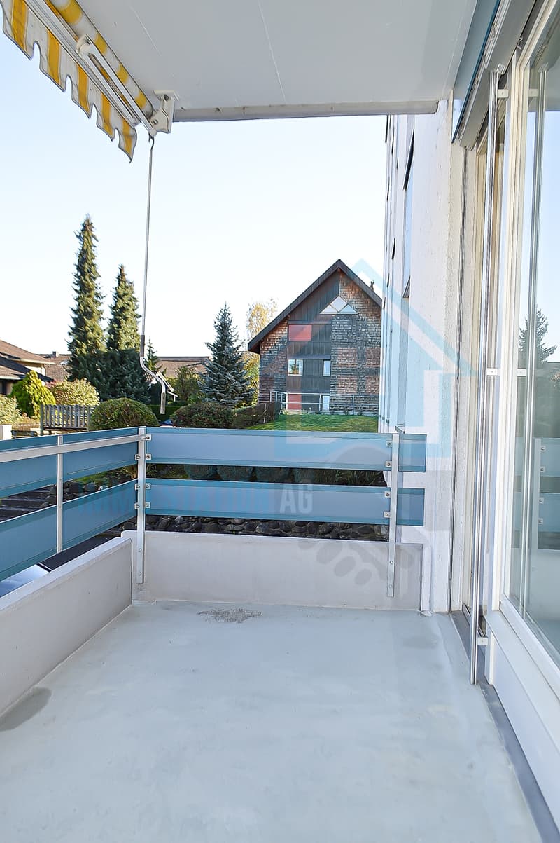 Modernes möbliertes WG-Zimmer mit Balkon an zentrale Lage (7)