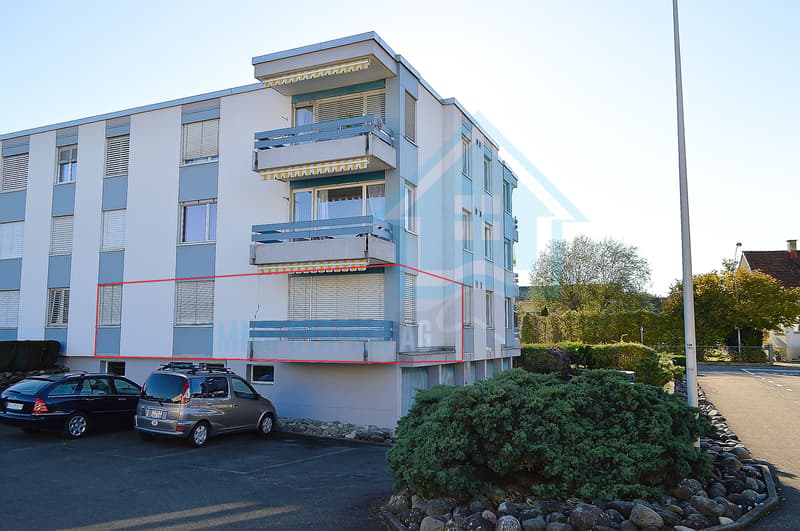 Modernes möbliertes WG-Zimmer mit Balkon an zentrale Lage (8)