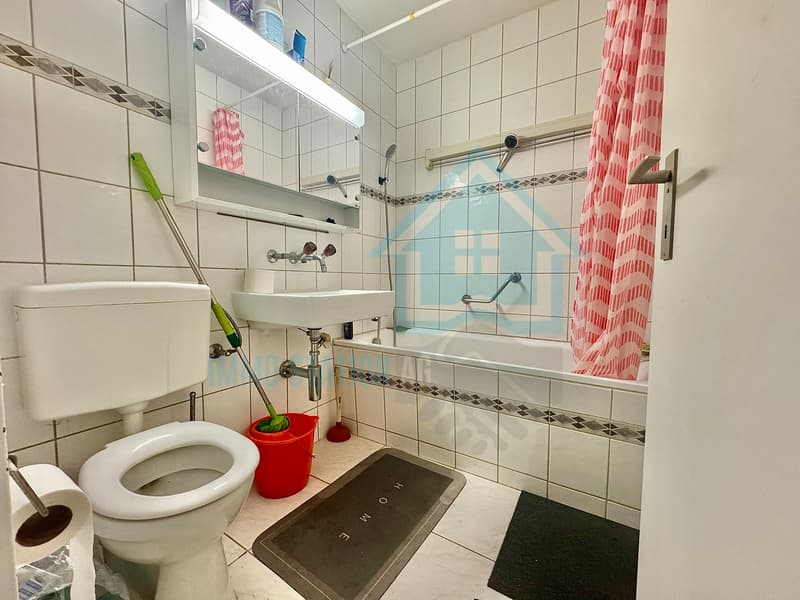 Modernes möbliertes WG-Zimmer mit Balkon an zentrale Lage (5)