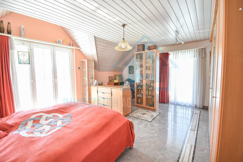 Elternzimmer mit Zugang zur Balkon (1.OG)