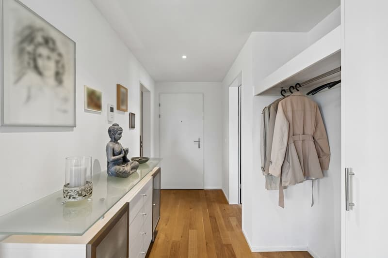Sunny 3.5-room apartment with a far-reaching view (3)