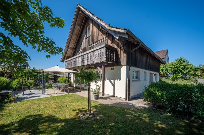 Maison unifamiliale spacieuse avec grand jardin et beaucoup d'espace extérieur (1)