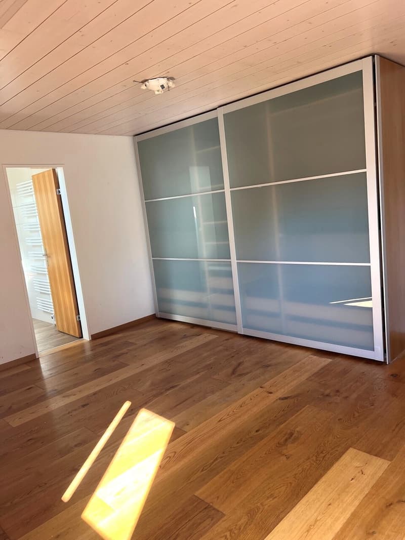 Willkommen in Sarmenstorf! Grosszügige 6 ½ Maisonette-Wohnung (5)
