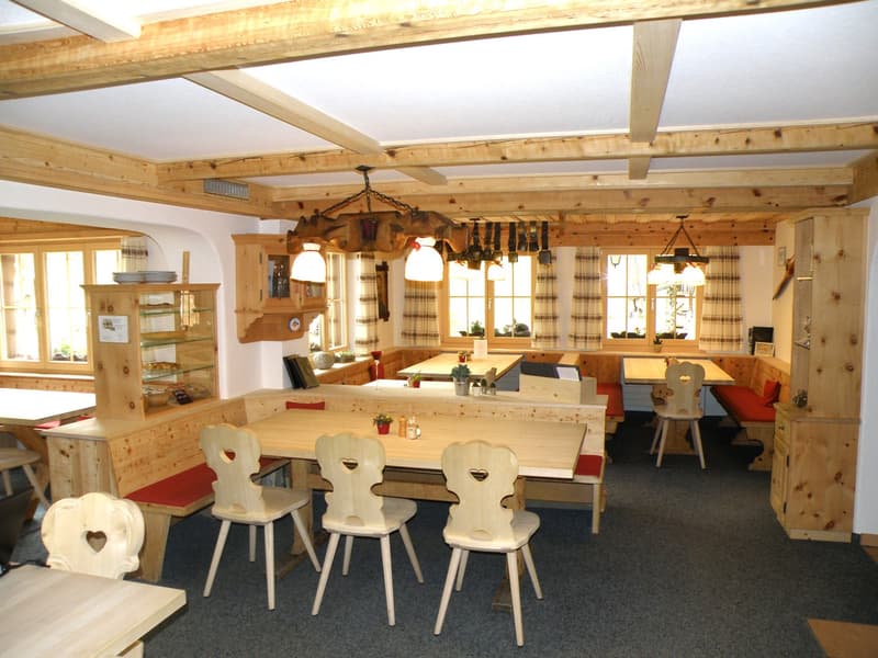 An alpine jewel in a unique and exclusive location (2)