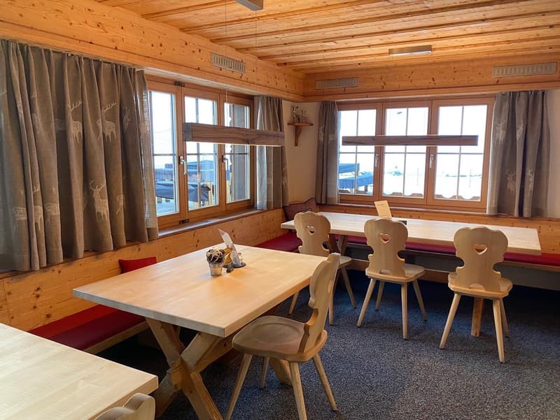 An alpine jewel in a unique and exclusive location (3)