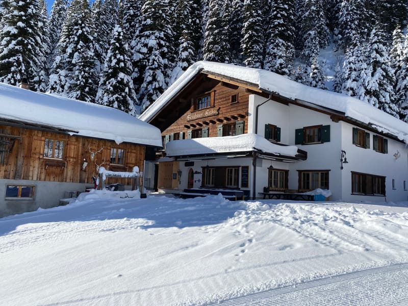 An alpine jewel in a unique and exclusive location (13)