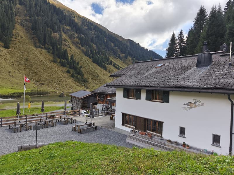 An alpine jewel in a unique and exclusive location (12)